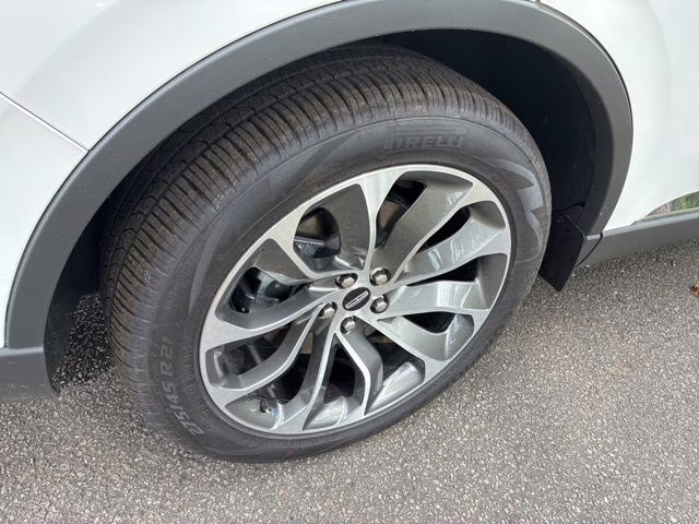 2026 Pristine White Metallic Tri-Coat Lincoln Aviator Premiere AWD SUV