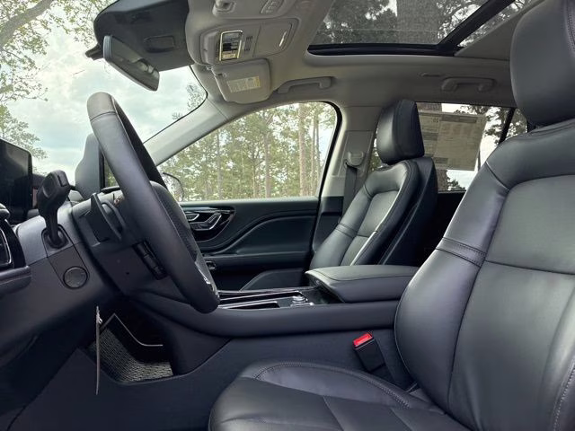 2026 Pristine White Metallic Tri-Coat Lincoln Aviator Premiere AWD SUV