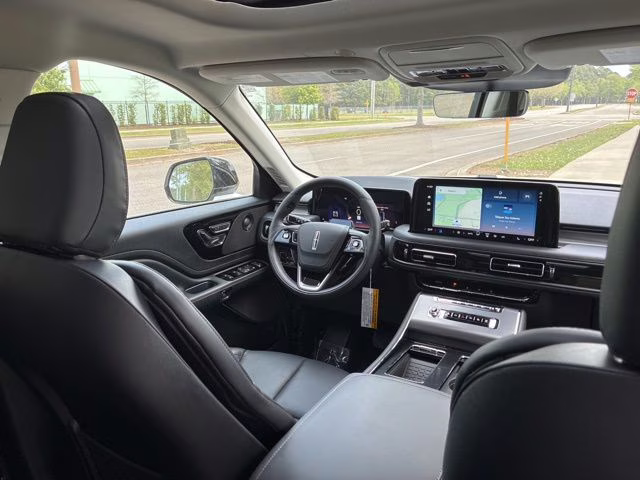 2026 Pristine White Metallic Tri-Coat Lincoln Aviator Premiere AWD SUV