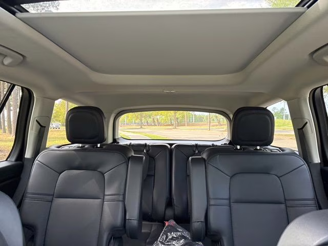 2026 Pristine White Metallic Tri-Coat Lincoln Aviator Premiere AWD SUV