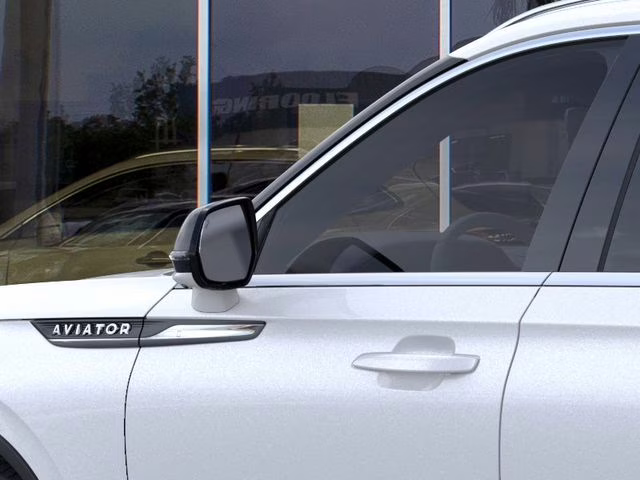 2026 Pristine White Metallic Tri-Coat Lincoln Aviator Reserve RWD SUV