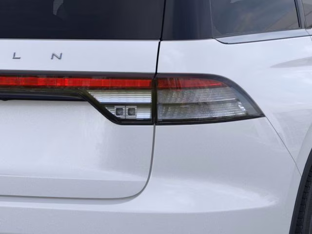 2026 Pristine White Metallic Tri-Coat Lincoln Aviator Reserve RWD SUV