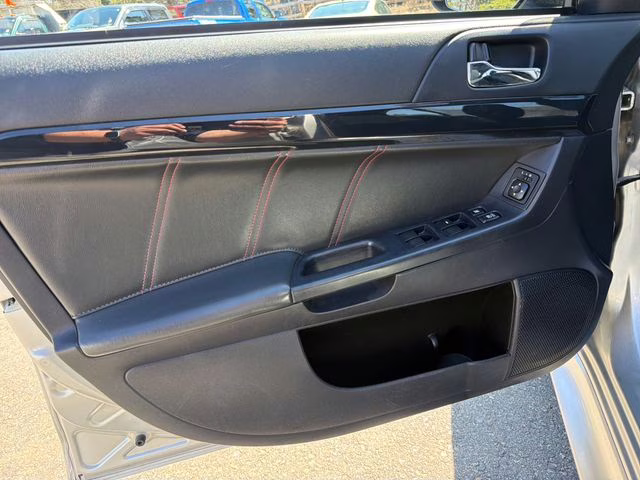 2017 Silver Mitsubishi Lancer ES FWD Sedan