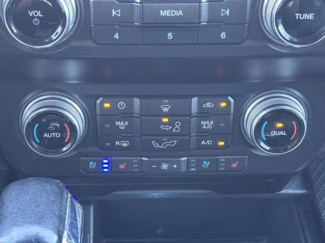 2019 Silver Spruce Metallic Ford F-150 Lariat 4X4 Truck