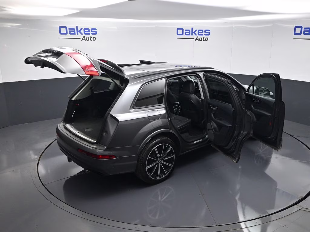 2019 Gray Metallic Audi Q7 55 Prestige AWD SUV