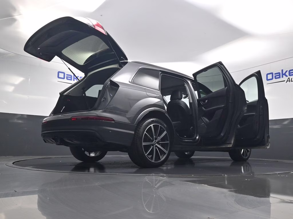 2019 Gray Metallic Audi Q7 55 Prestige AWD SUV