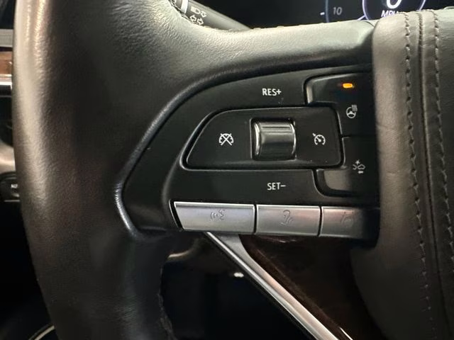 2022 Crystal White Tricoat Cadillac Escalade ESV Sport Platinum 4X4 SUV