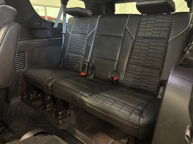 2022 Crystal White Tricoat Cadillac Escalade ESV Sport Platinum 4X4 SUV