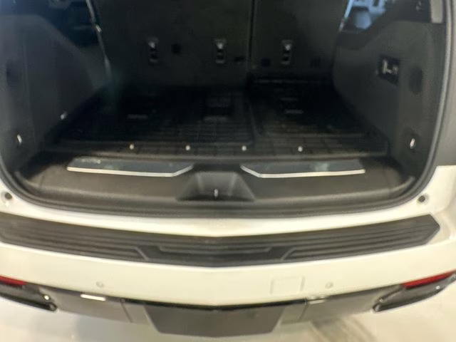 2022 Crystal White Tricoat Cadillac Escalade ESV Sport Platinum 4X4 SUV