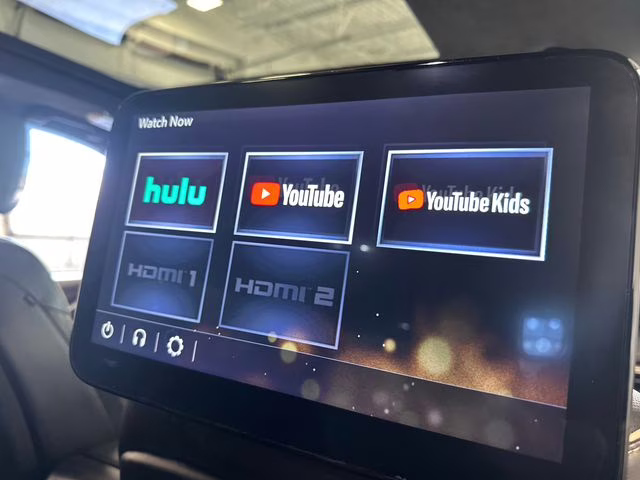 2022 Crystal White Tricoat Cadillac Escalade ESV Sport Platinum 4X4 SUV