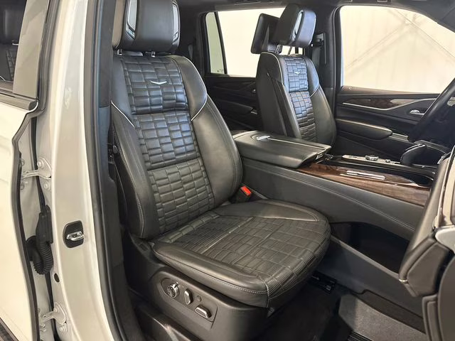 2022 Crystal White Tricoat Cadillac Escalade ESV Sport Platinum 4X4 SUV