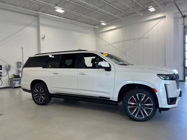 2022 Crystal White Tricoat Cadillac Escalade ESV Sport Platinum 4X4 SUV