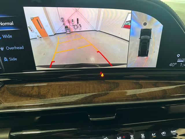 2022 Crystal White Tricoat Cadillac Escalade ESV Sport Platinum 4X4 SUV