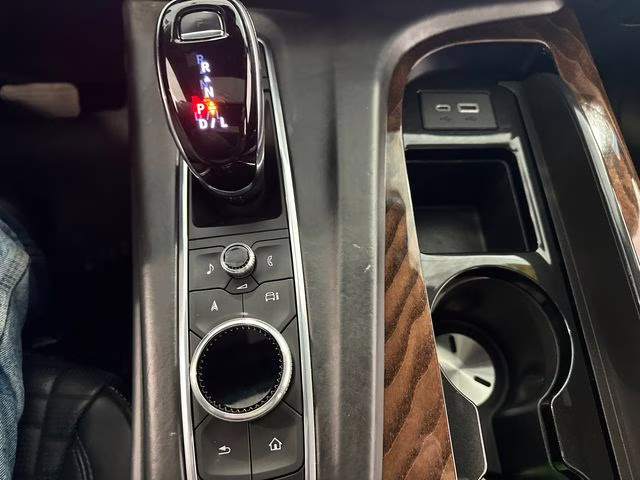 2022 Crystal White Tricoat Cadillac Escalade ESV Sport Platinum 4X4 SUV