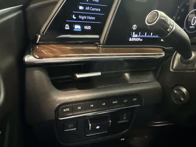 2022 Crystal White Tricoat Cadillac Escalade ESV Sport Platinum 4X4 SUV