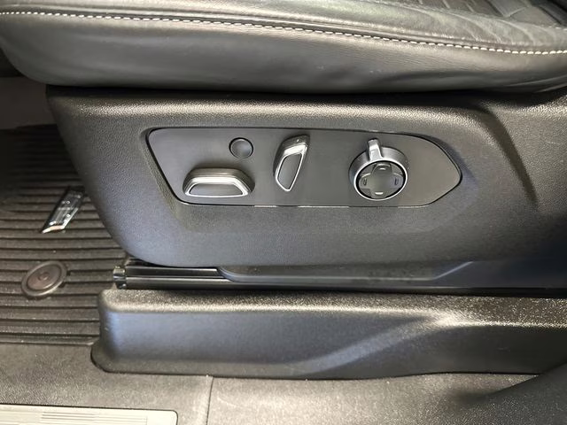 2022 Crystal White Tricoat Cadillac Escalade ESV Sport Platinum 4X4 SUV