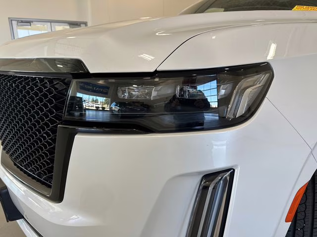 2022 Crystal White Tricoat Cadillac Escalade ESV Sport Platinum 4X4 SUV