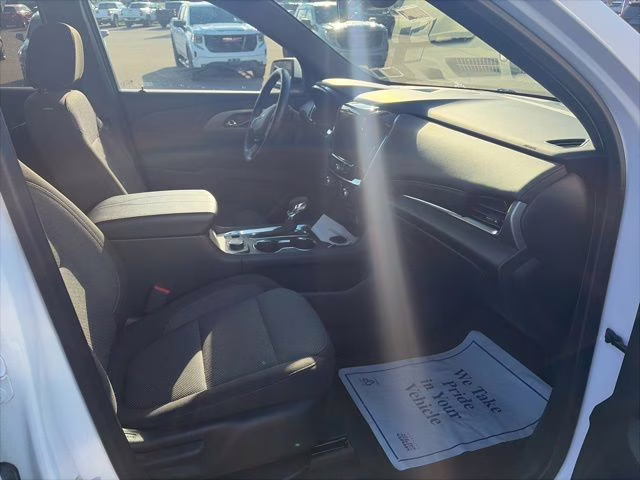 2023 Summit White Chevrolet Traverse LT AWD SUV