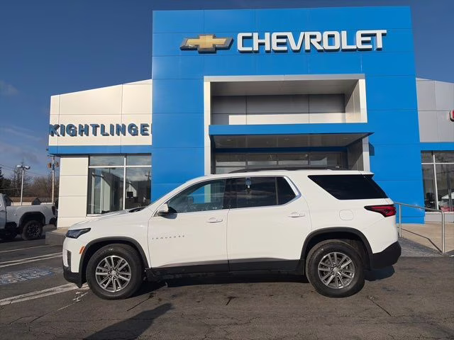 2023 Summit White Chevrolet Traverse LT AWD SUV
