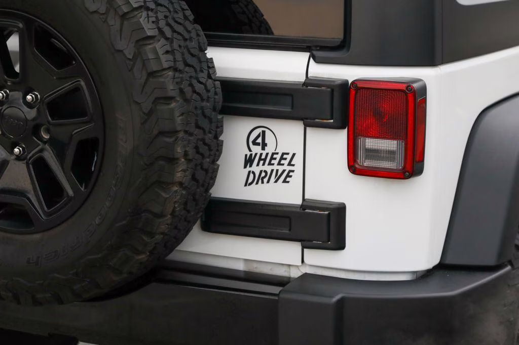 2016 Bright White Clearcoat Jeep Wrangler Willys Wheeler 4X4 SUV