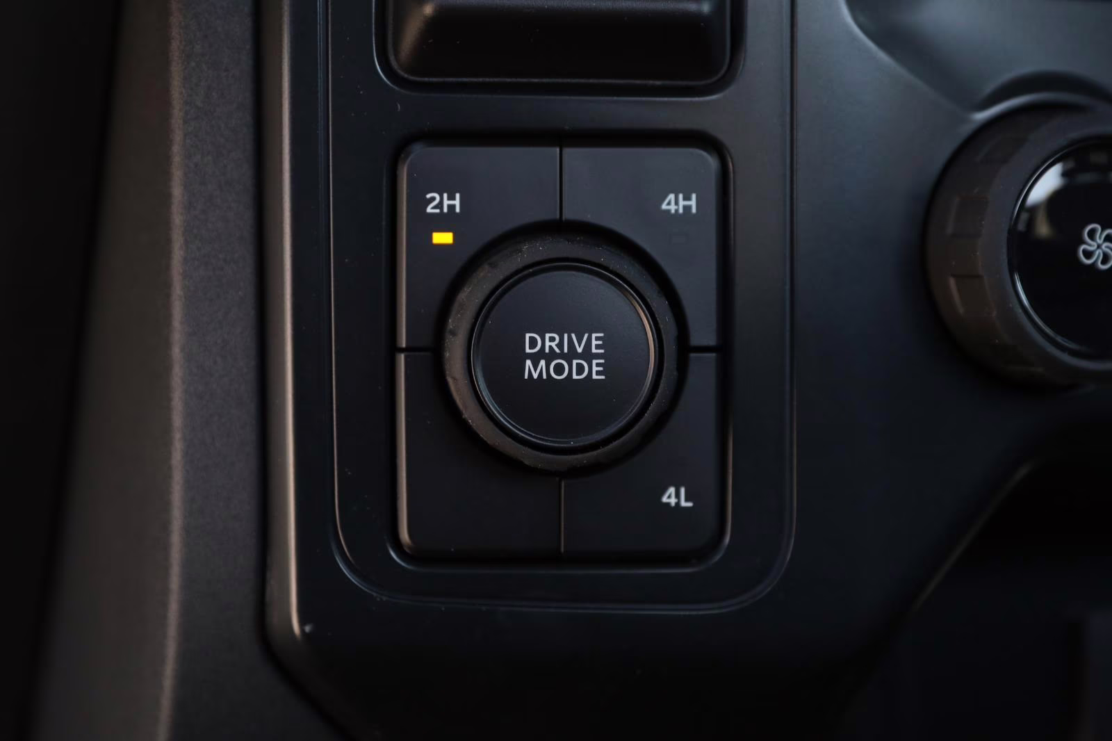 2026 Oxford White Ford F-150 XL 4X4 Truck