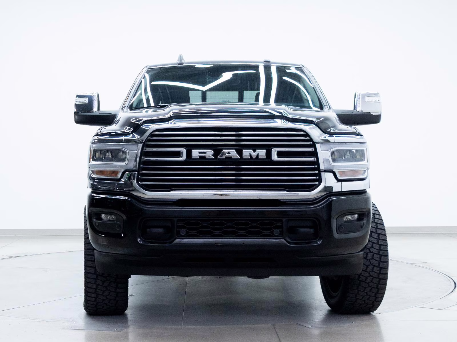 2024 Diamond Black Crystal Pearlcoat Ram 2500 Laramie 4X4 Truck