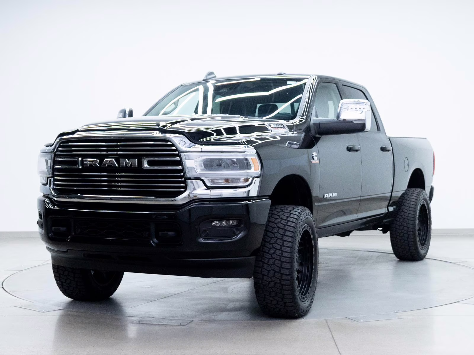 2024 Diamond Black Crystal Pearlcoat Ram 2500 Laramie 4X4 Truck