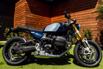 2026 BLUE BMW R12NINET
