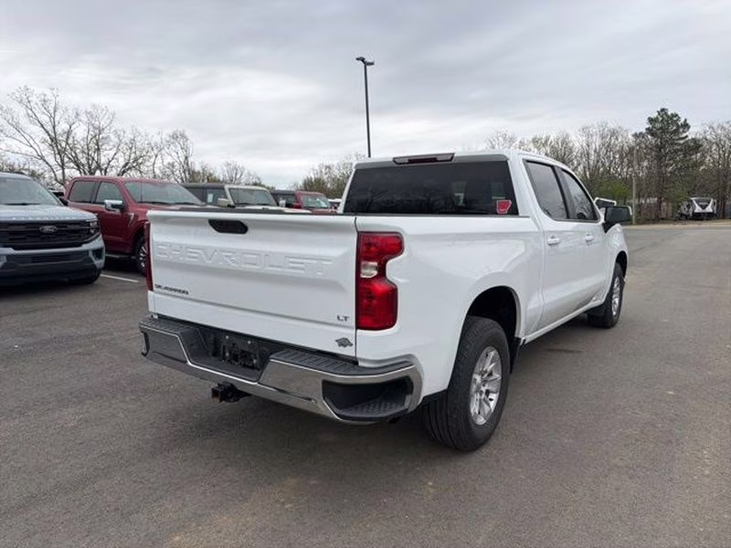 2019 Summit White Chevrolet Silverado LT RWD Truck