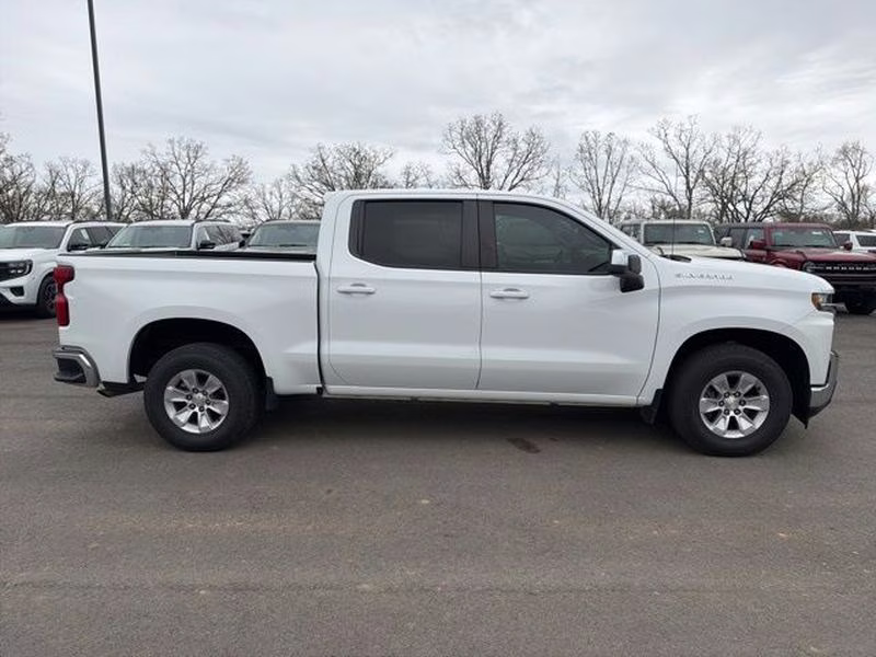 2019 Summit White Chevrolet Silverado LT RWD Truck