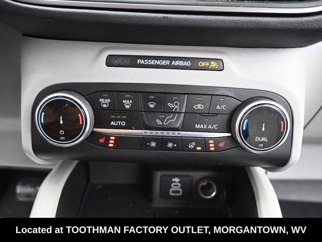 2024 Oxford White Ford Escape Active AWD SUV