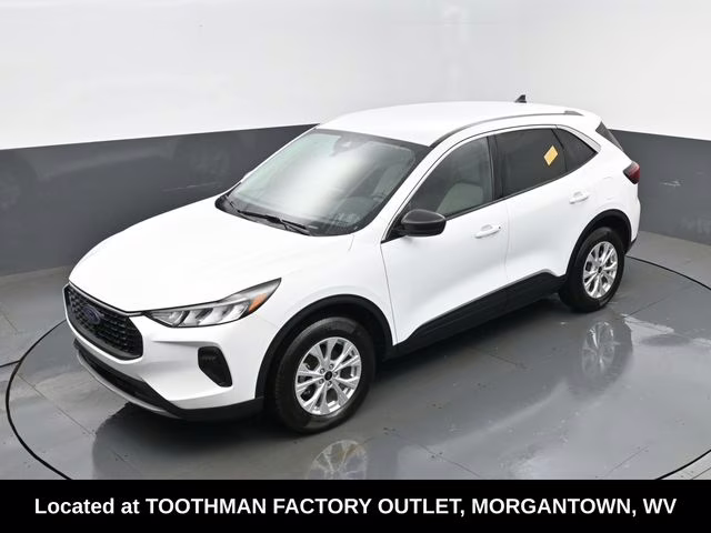 2024 Oxford White Ford Escape Active AWD SUV