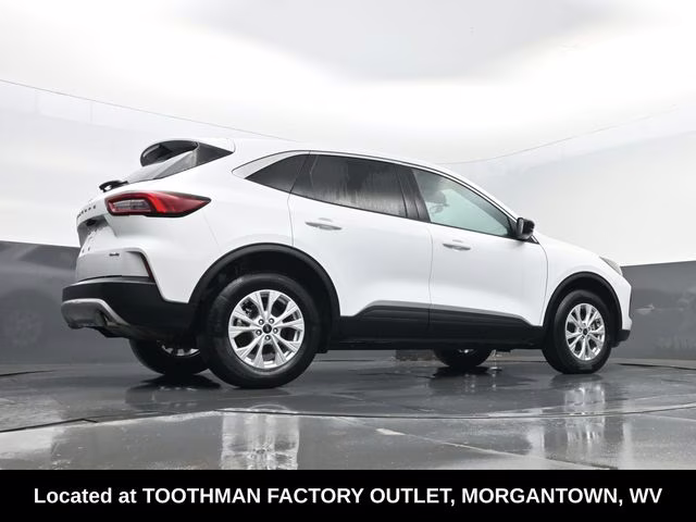 2024 Oxford White Ford Escape Active AWD SUV