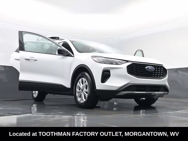2024 Oxford White Ford Escape Active AWD SUV