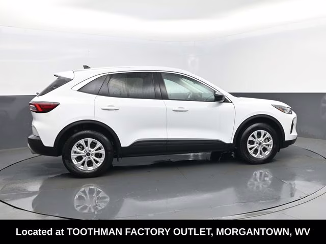 2024 Oxford White Ford Escape Active AWD SUV