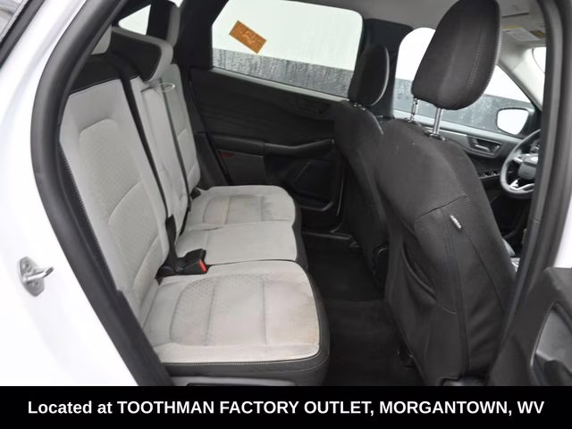 2024 Oxford White Ford Escape Active AWD SUV