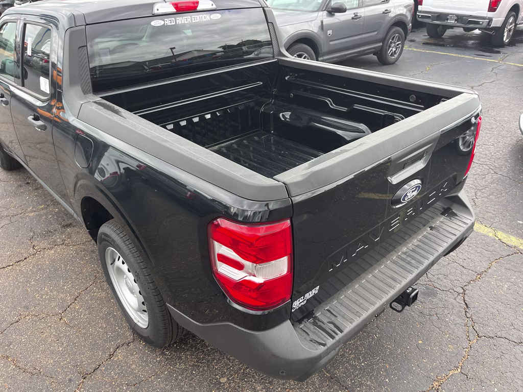 2026 Shadow Black Ford Maverick XL FWD Truck