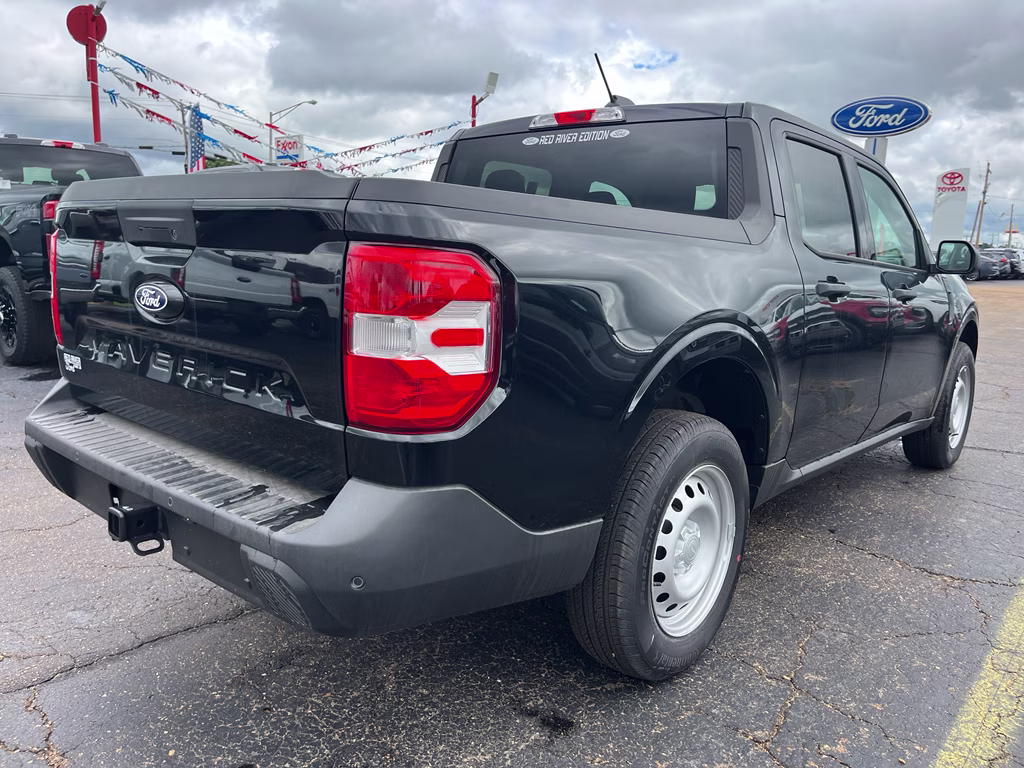 2026 Shadow Black Ford Maverick XL FWD Truck