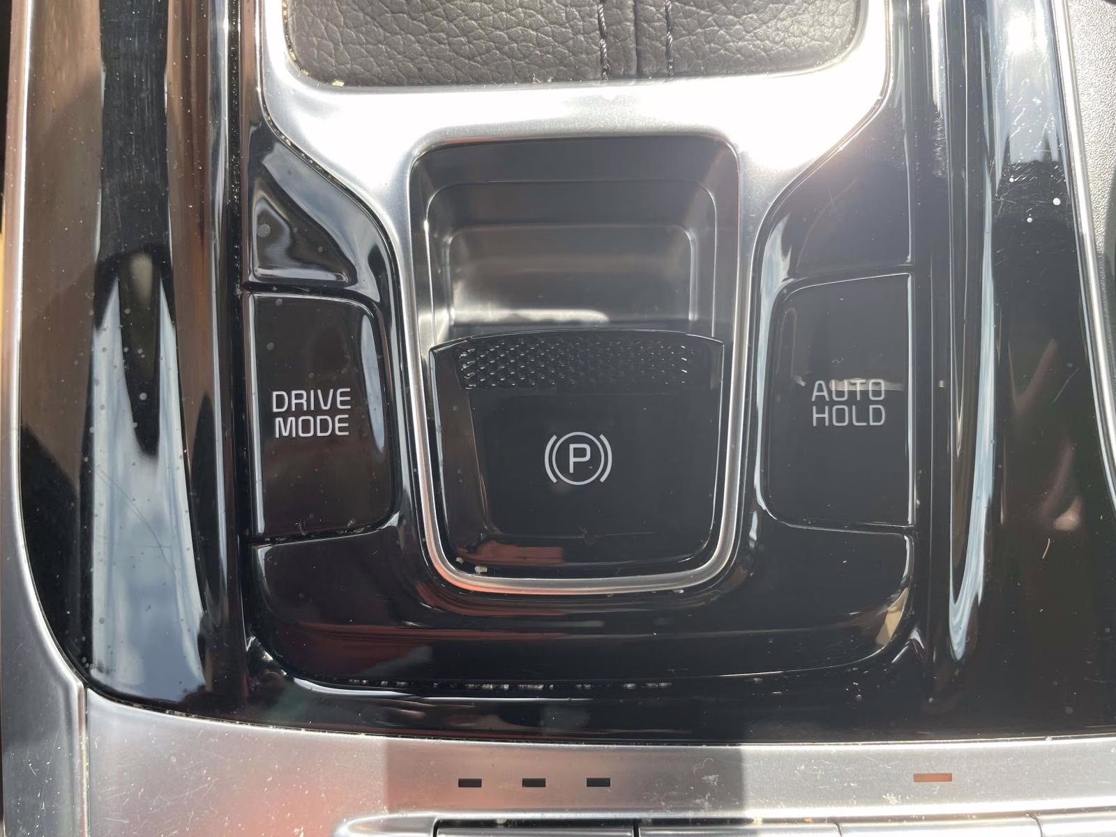 2024 Ceramic Silver Kia Carnival EX FWD Van