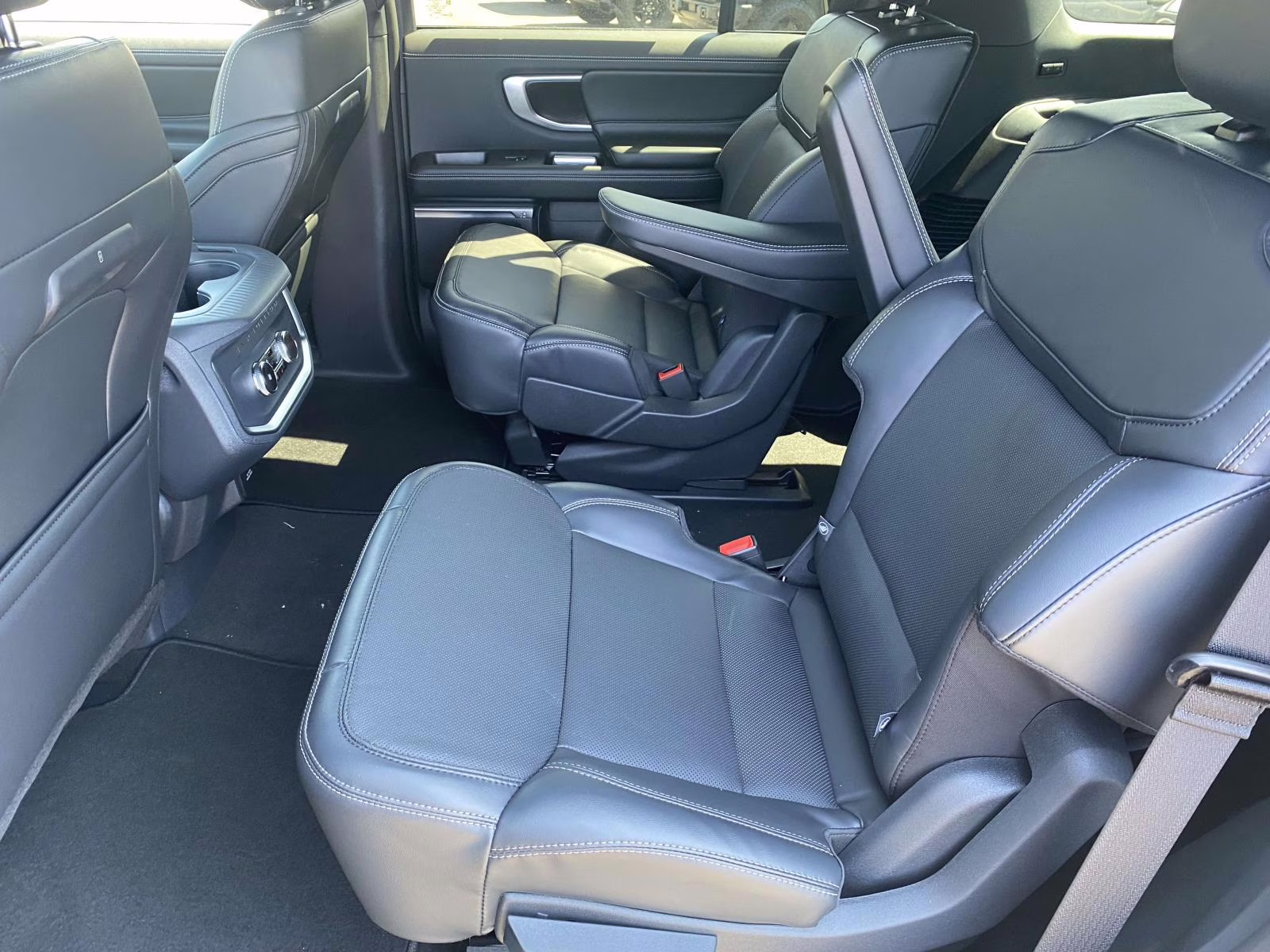 2026 Agate Black Metallic Ford Expedition Platinum 4X4 SUV