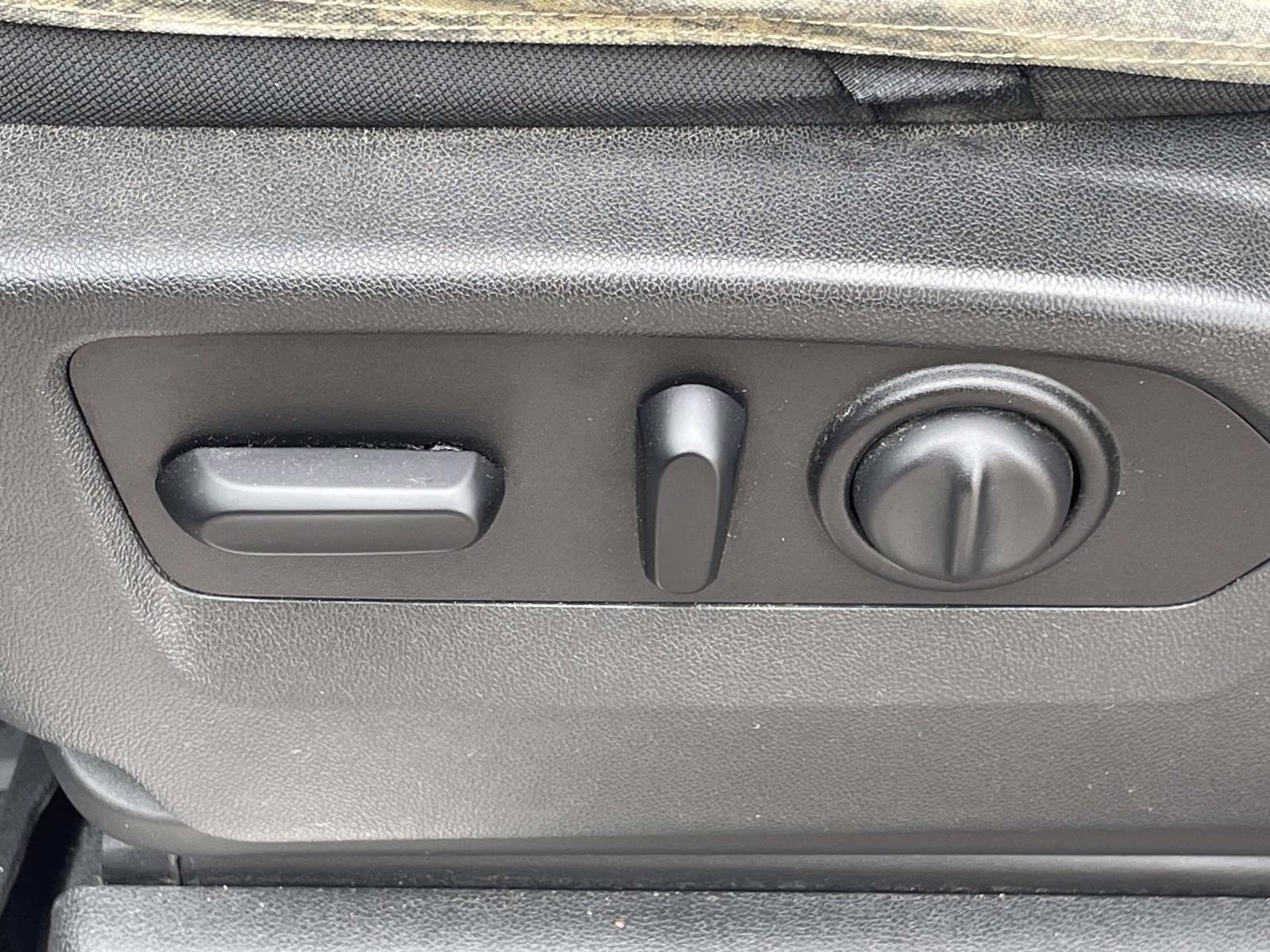 2020 Summit White Chevrolet Silverado 1500 RST 4X4 Truck