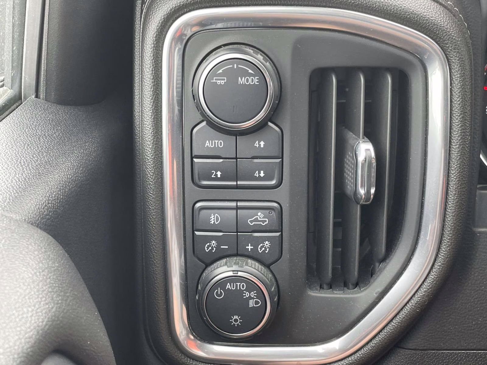 2020 Summit White Chevrolet Silverado 1500 RST 4X4 Truck