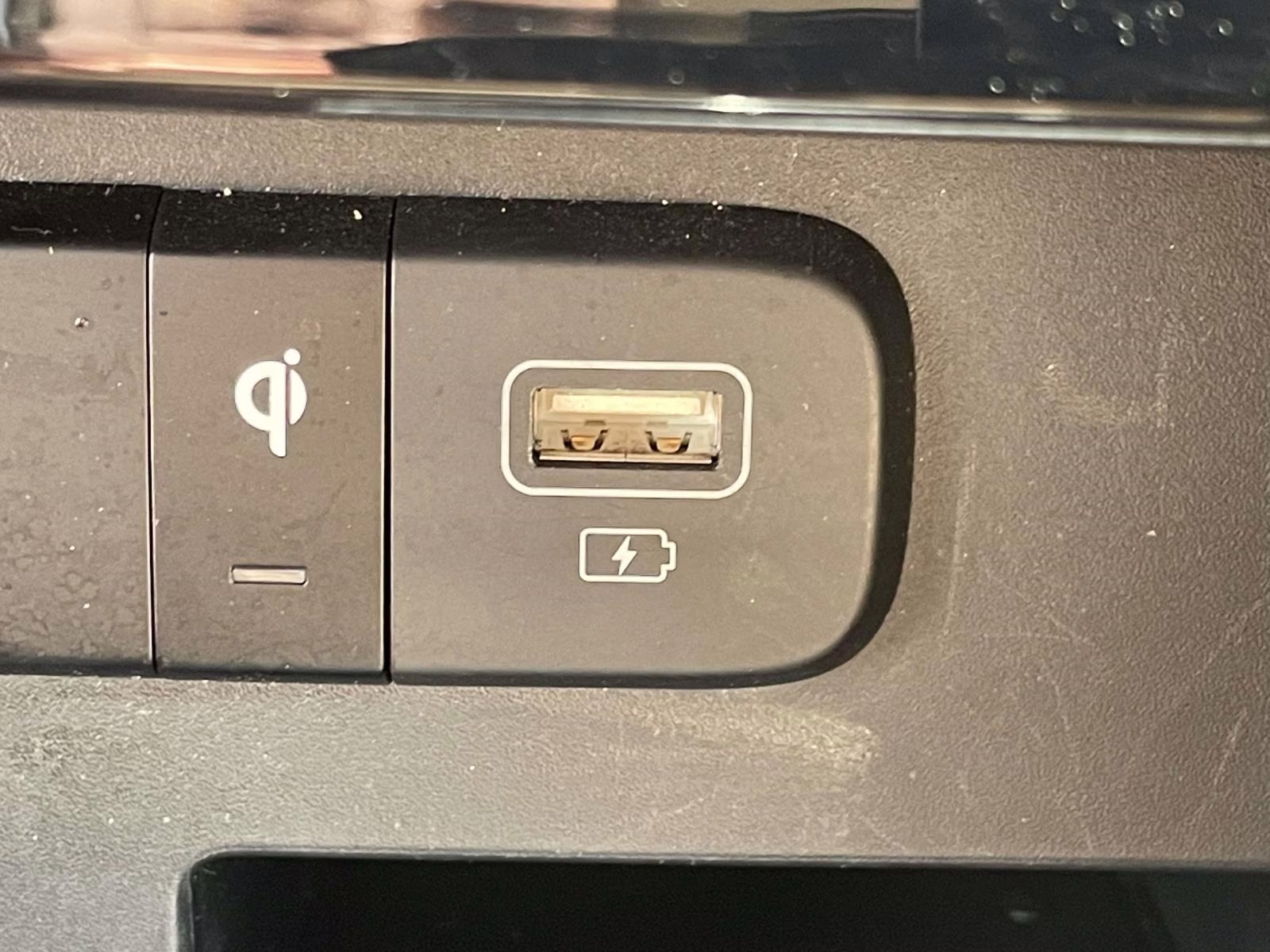 2024 Ceramic Silver Kia Carnival EX FWD Van