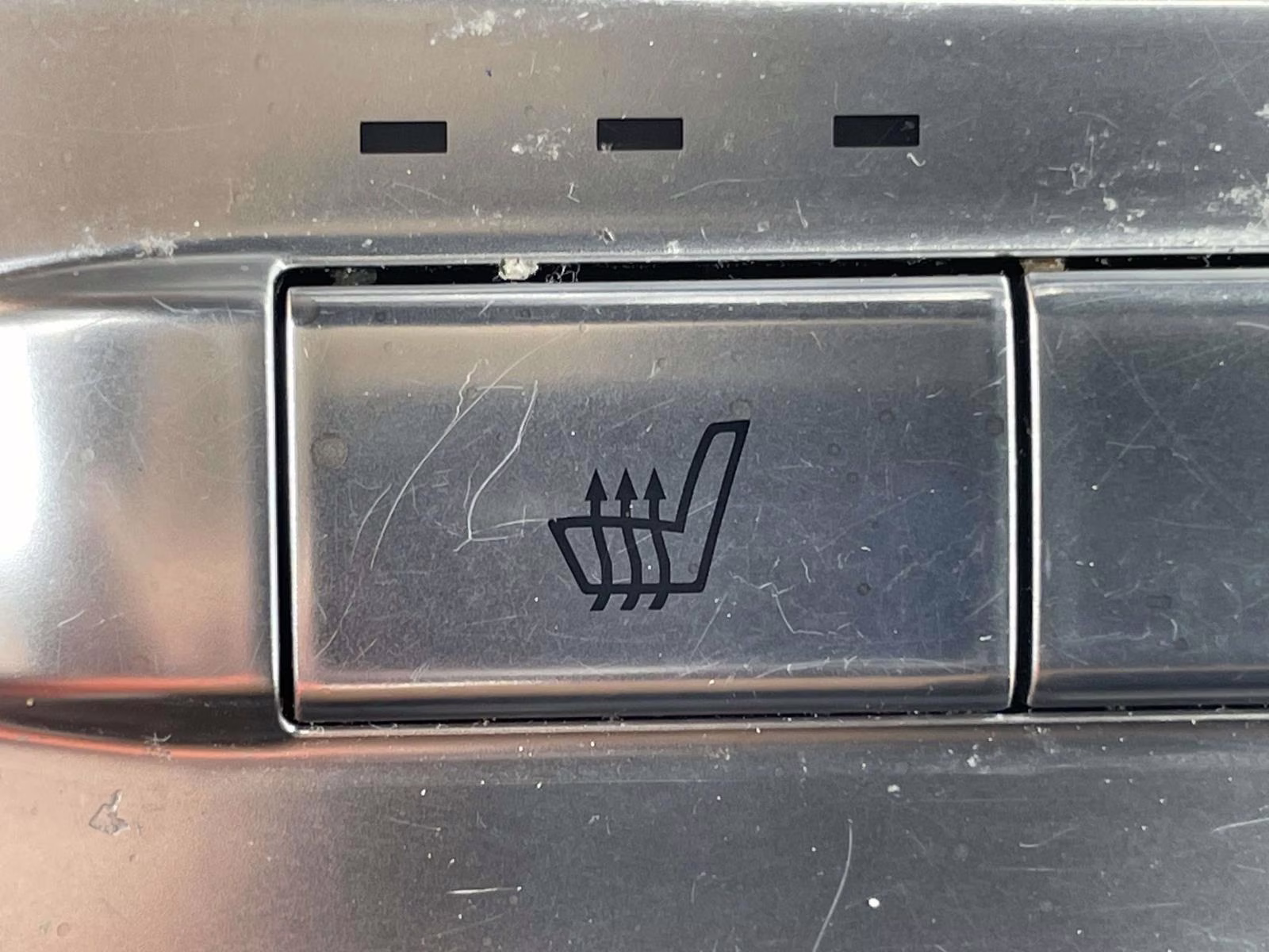 2024 Ceramic Silver Kia Carnival EX FWD Van