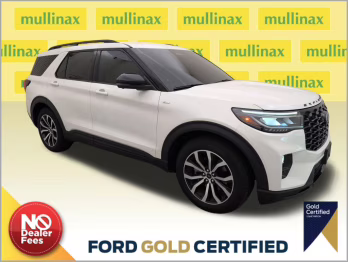 2025 Star White Metallic Tri-Coat Ford Explorer ST-Line RWD SUV