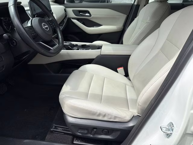 2023 Pearl White Tricoat Nissan Rogue SL FWD SUV