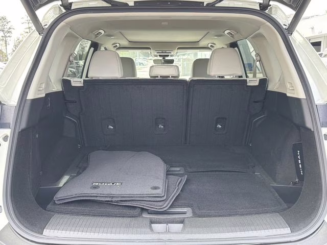 2023 Pearl White Tricoat Nissan Rogue SL FWD SUV