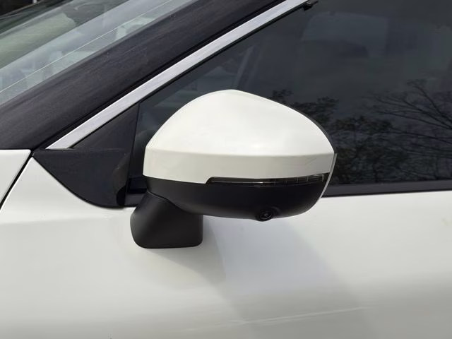 2023 Pearl White Tricoat Nissan Rogue SL FWD SUV