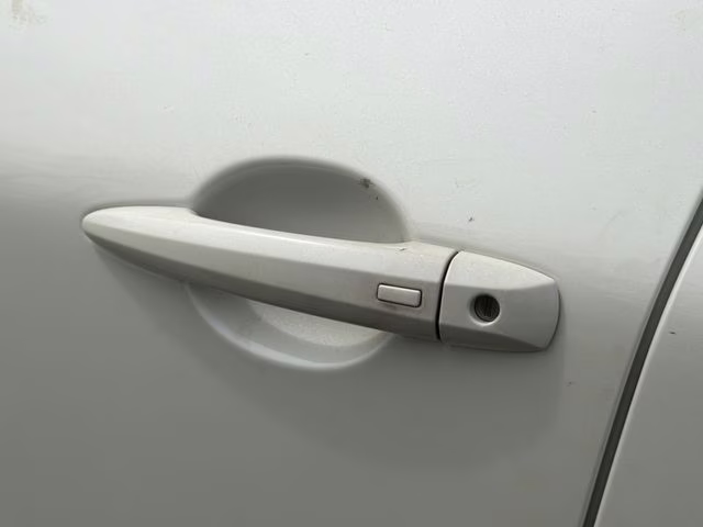 2023 Pearl White Tricoat Nissan Rogue SL FWD SUV