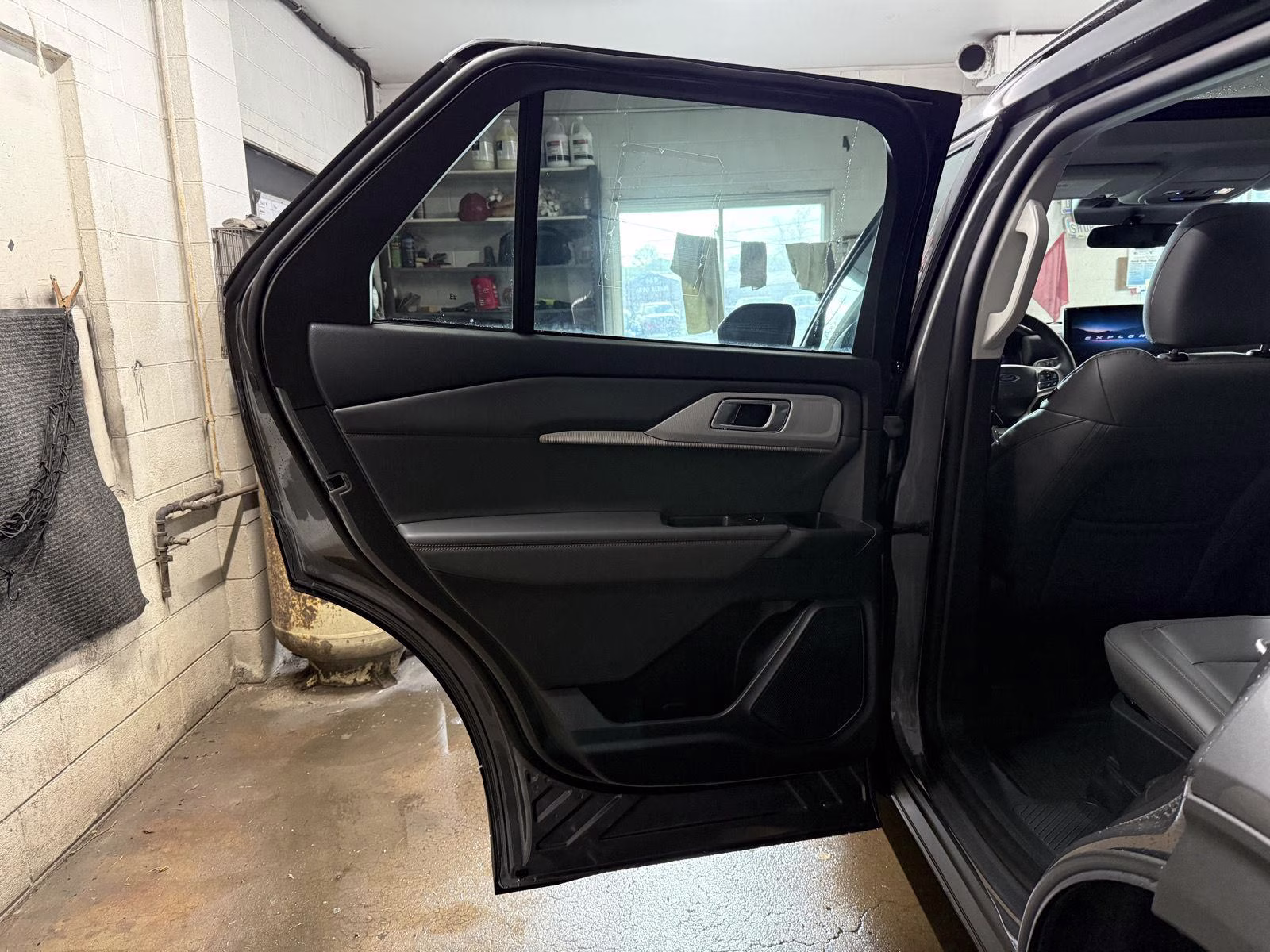 2026 Carbonized Gray Metallic Ford Explorer Active w/200A Pkg 4X4 SUV